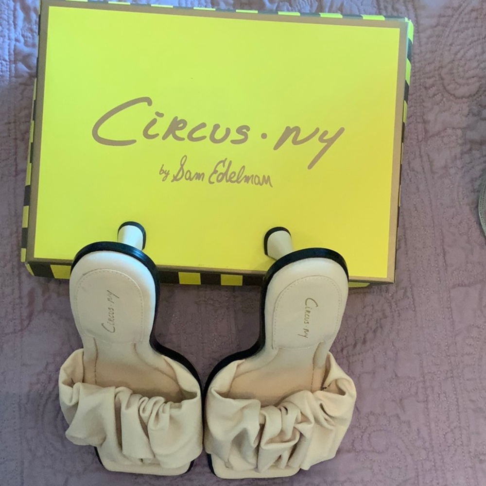 Chic Cream Ruffle Sandals - Picture 2 of 5